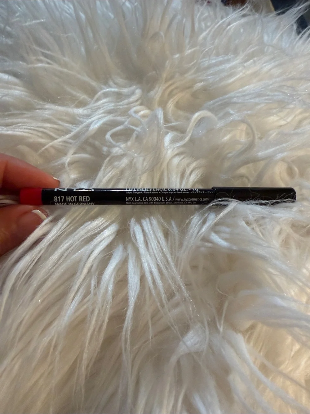 Hot Red Lip Liner Pencil - 817 Hot Red